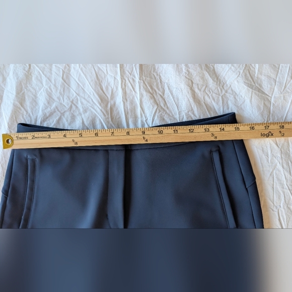 Lululemon On The Move Pant *Lightweight True Navy 💙 color Size 8 Inseam 27" - Picture 9 of 15
